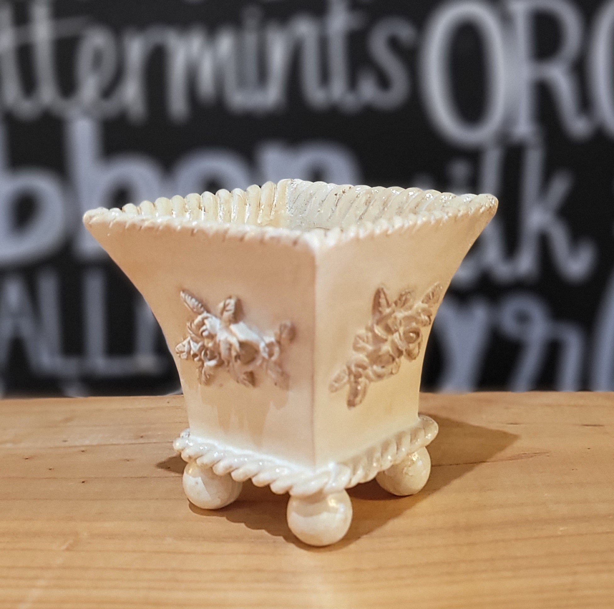 3 inch ceramic flower pots 12 Pcs Vintage Style Polyresin 3 Inch Mini Planter Flower Pot Ivory – Jenly Wholesale Inc