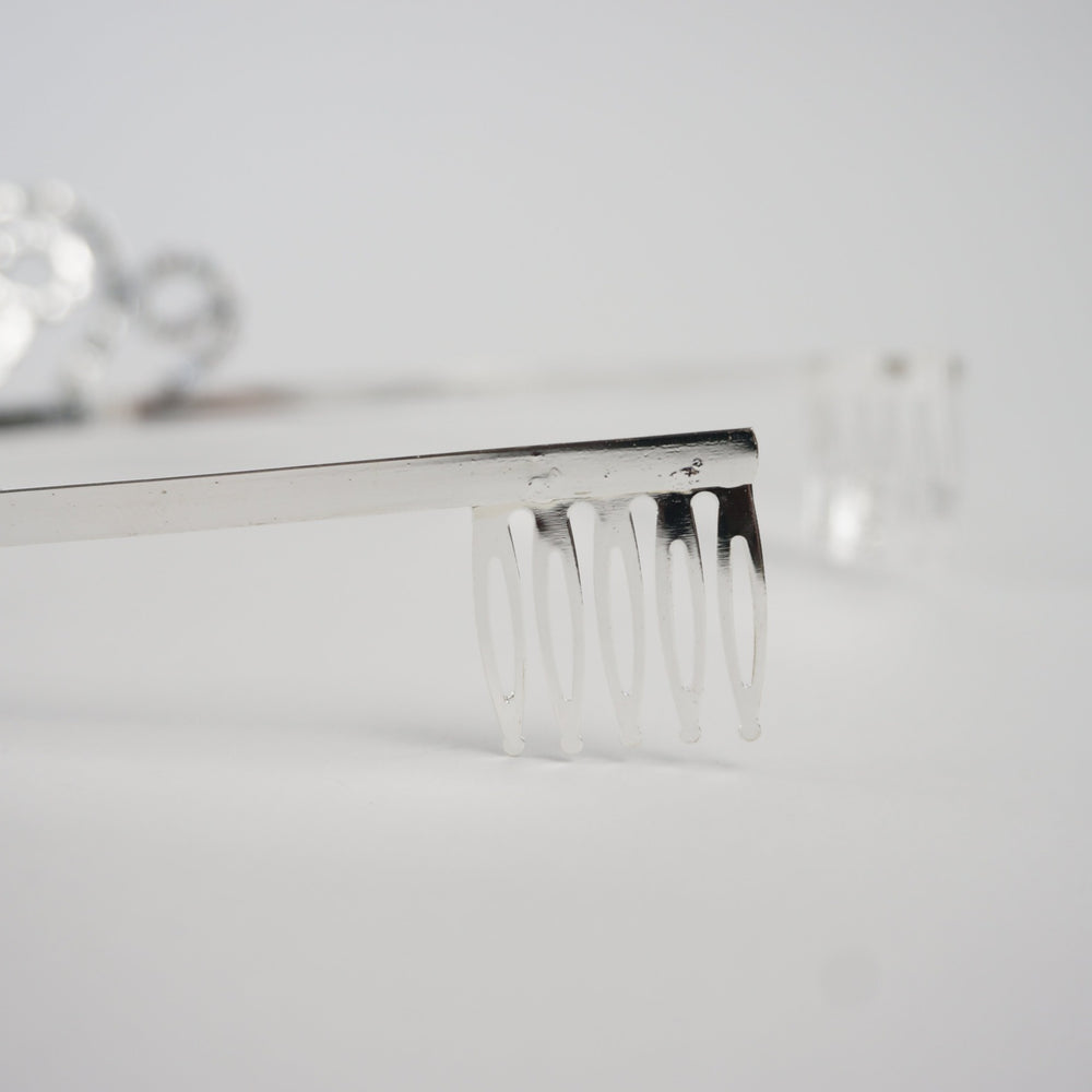 
                  
                    Rhinestone 15 Birthday Tiara with Combs Metal Hair Accessories 
                  
                