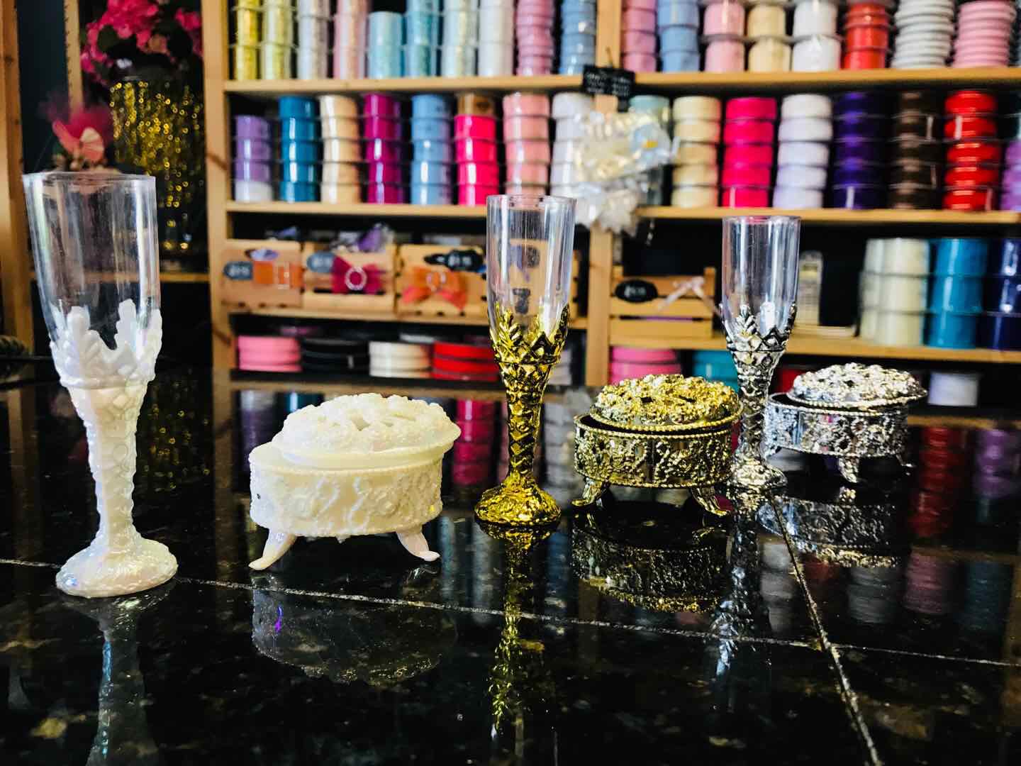 2.5 Plastic Trinket Box Iridescent White (12 Pieces)